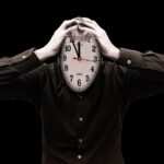 Selbstgespräche als Rettungsanker bei Burnout: Wie Hypnose helfen kann