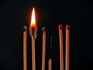 Die Macht der Gedanken: Wie Hypnose positive Selbstgespräche bei Burnout fördern kann